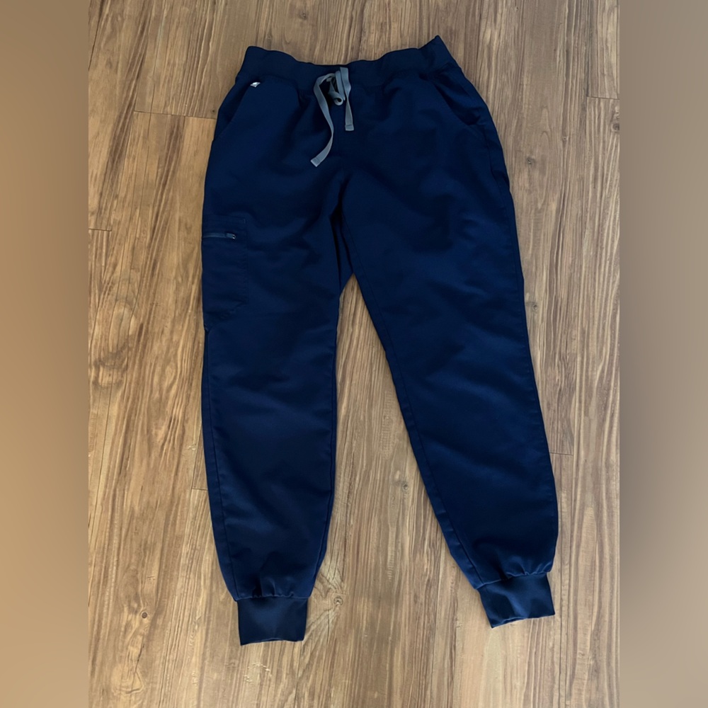 Figs Women's Navy Jogger scrub Pants